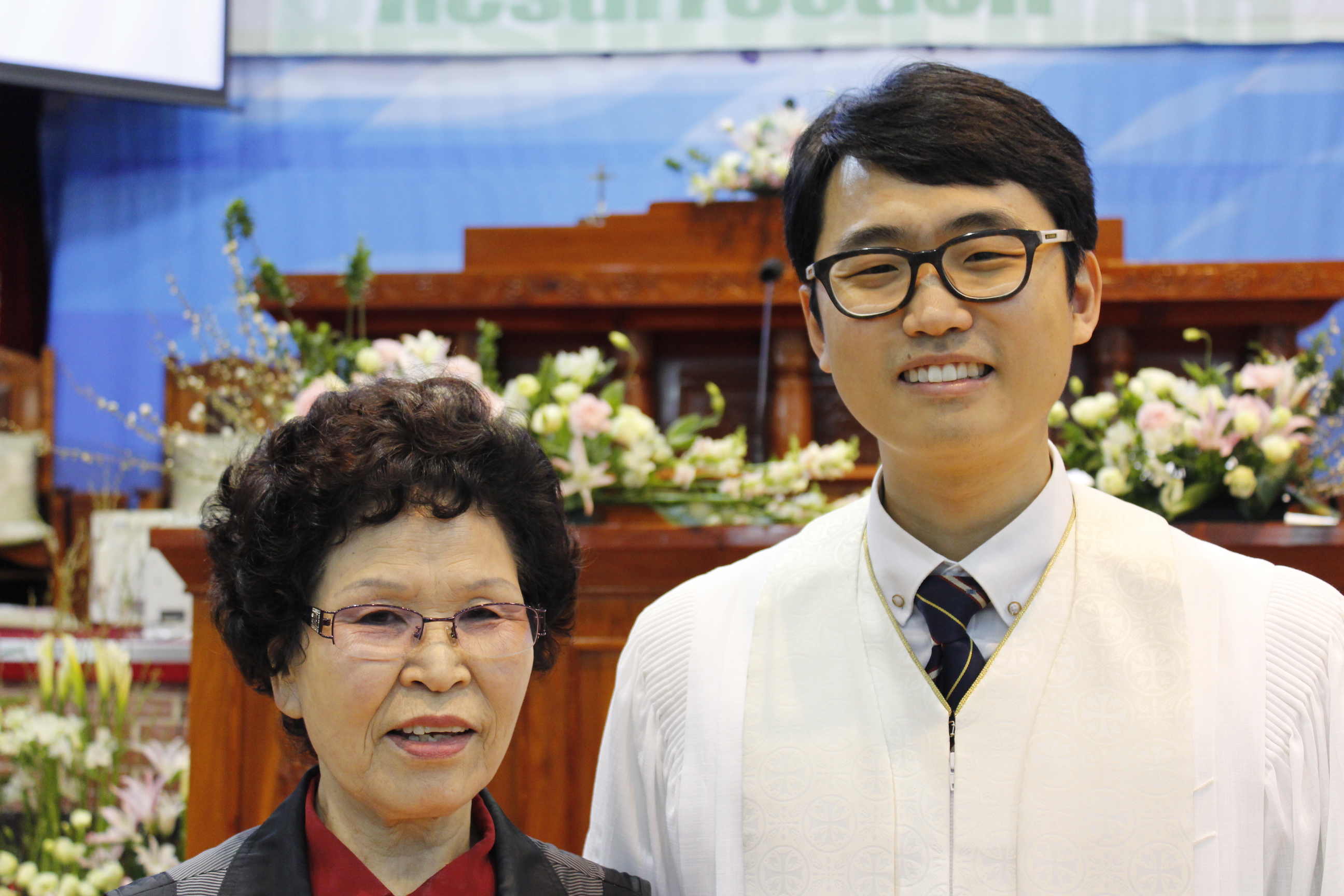 장년 세례식 사진 (10).JPG